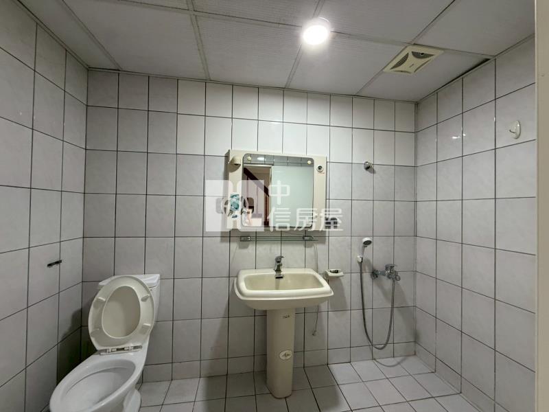 好市多臨路透天房屋室內格局與周邊環境