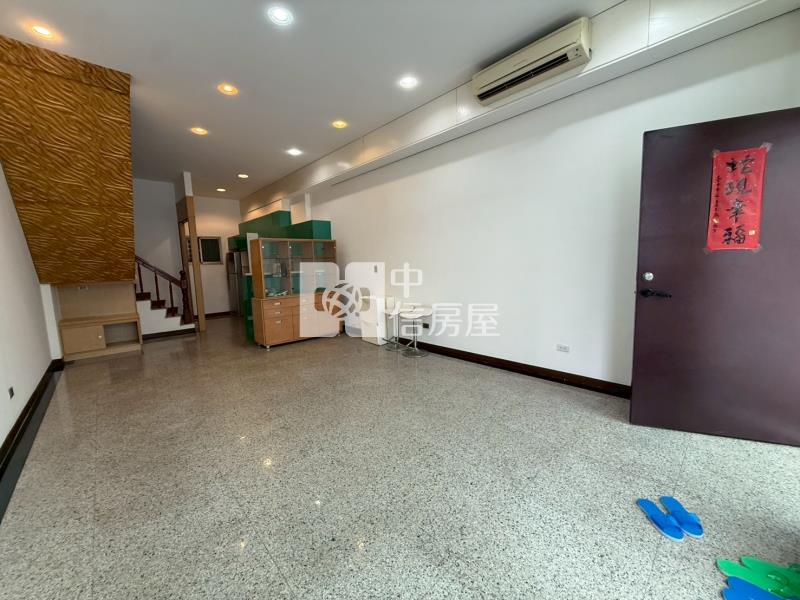 好市多臨路透天房屋室內格局與周邊環境