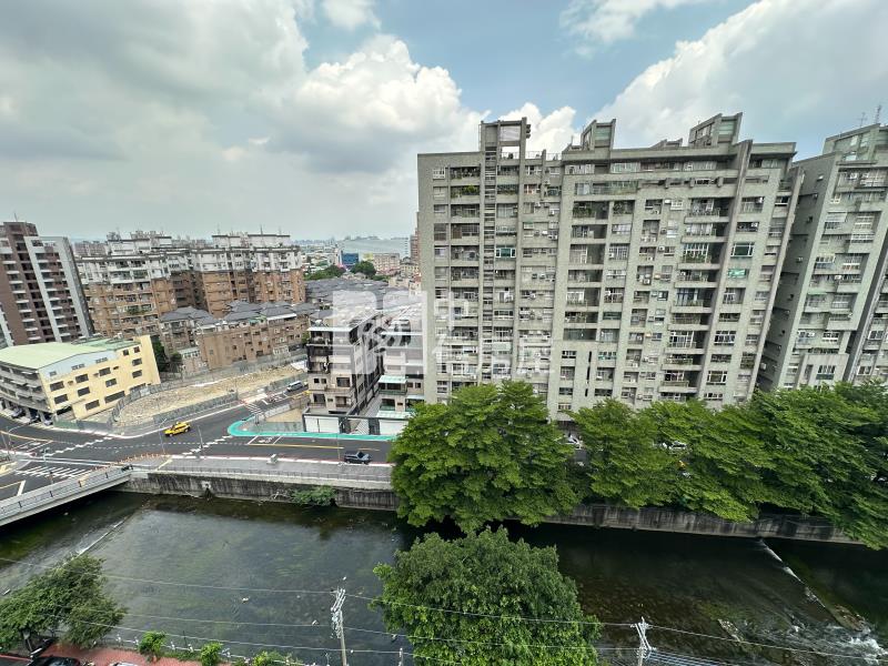 中山醫全新未住高樓層視野戶三房平車房屋室內格局與周邊環境