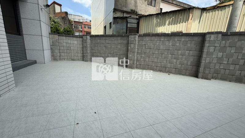 近青埔 忠愛莊稀有大露臺兩房+車位房屋室內格局與周邊環境