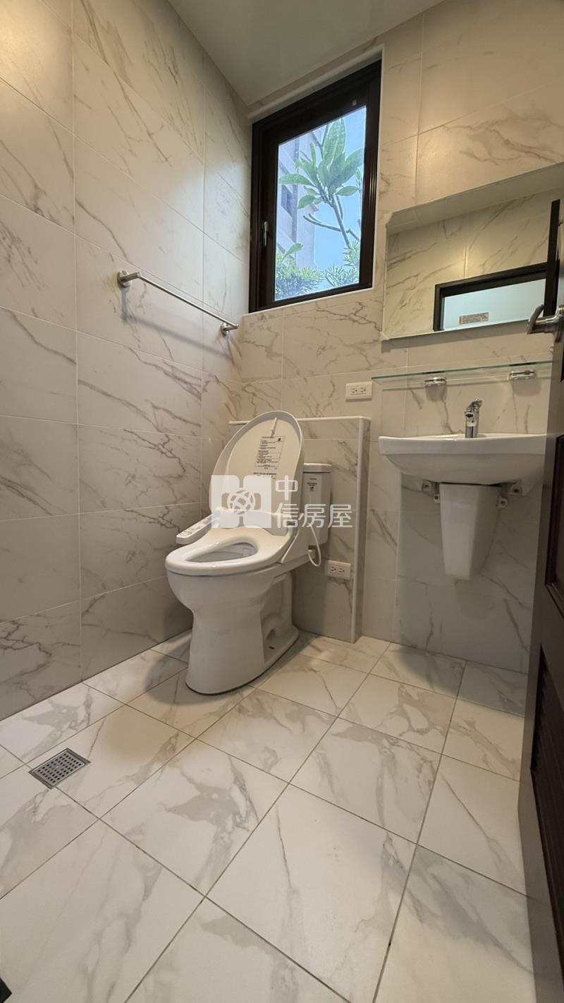 近青埔 忠愛莊稀有大露臺兩房+車位房屋室內格局與周邊環境