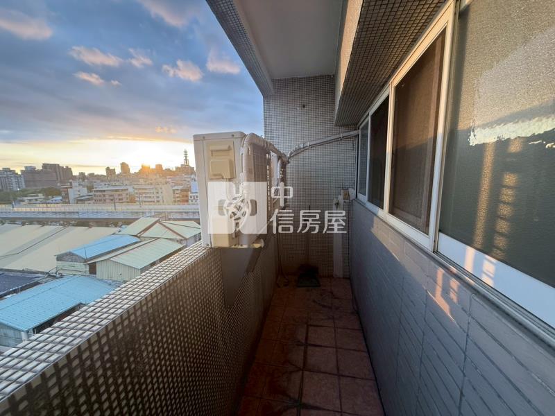 南區免千萬次頂樓三房房屋室內格局與周邊環境
