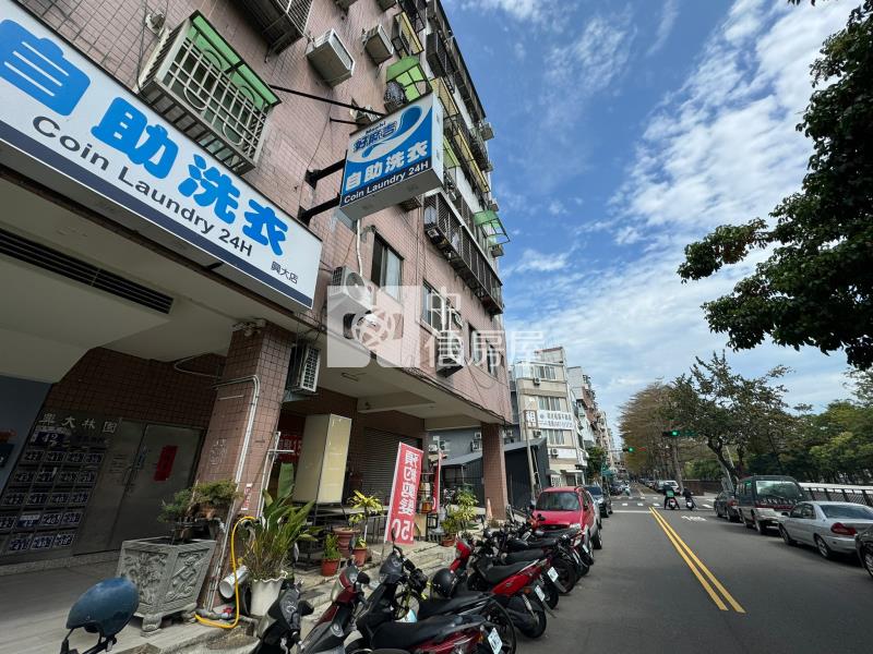 南區中興河畔電梯華廈房屋室內格局與周邊環境