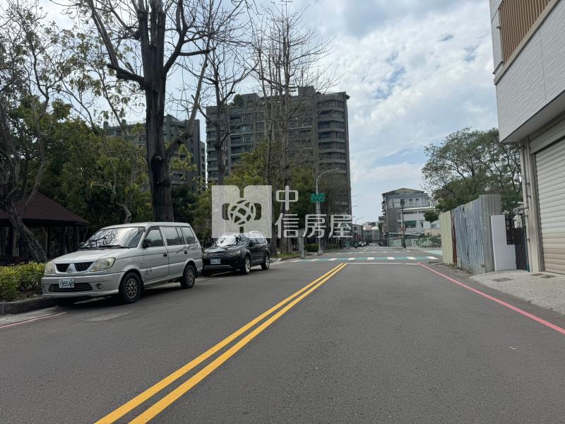 南區中興河畔電梯華廈房屋室內格局與周邊環境