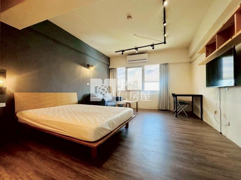 高雄愛河首排工業風整新套房房屋室內格局與周邊環境