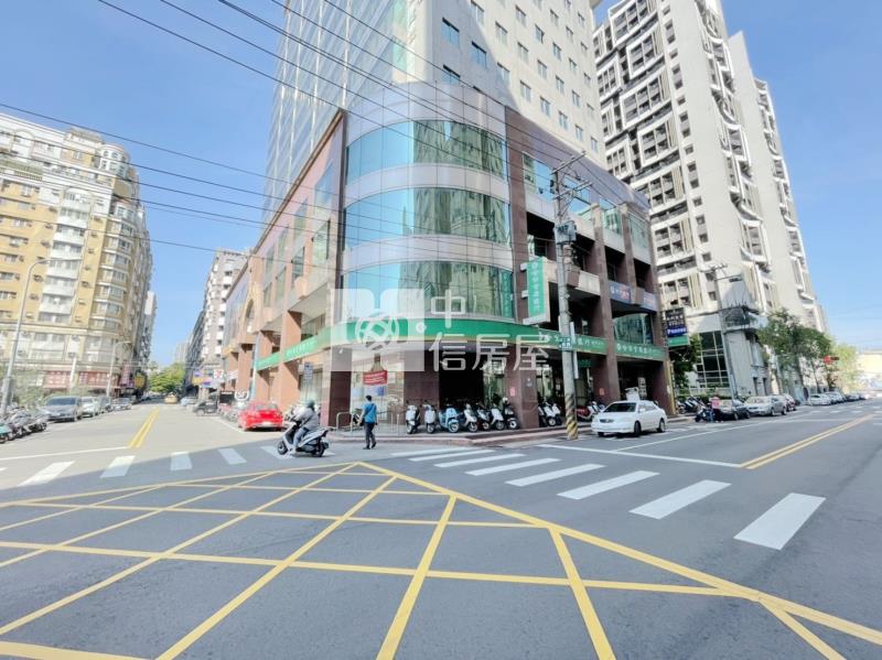 正西屯路1～3樓熱鬧金店面（專任）房屋室內格局與周邊環境