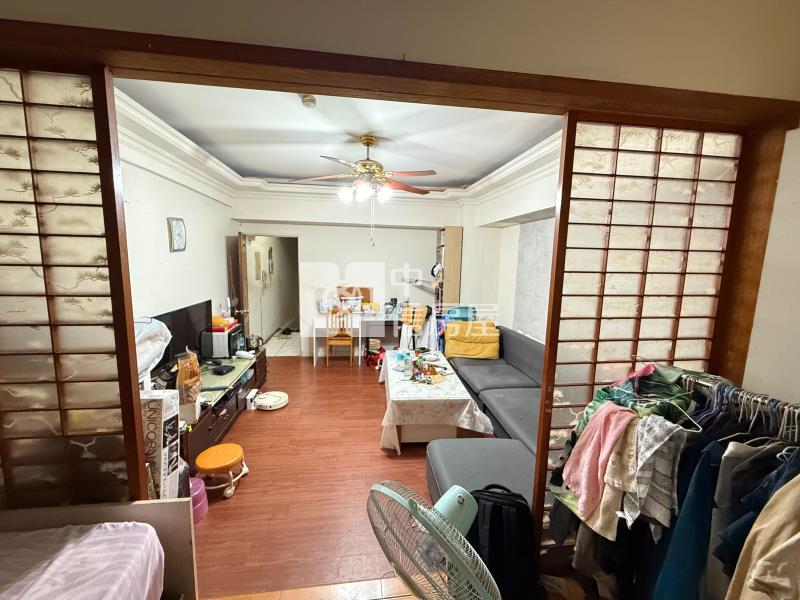 正西屯路1～3樓熱鬧金店面（專任）房屋室內格局與周邊環境