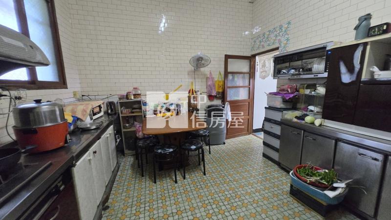 高鐵南路六段稀有農舍房屋室內格局與周邊環境