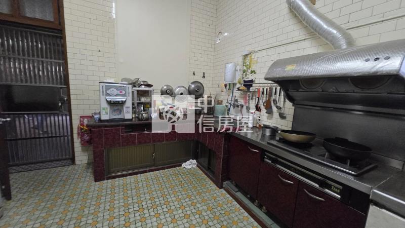 高鐵南路六段稀有農舍房屋室內格局與周邊環境