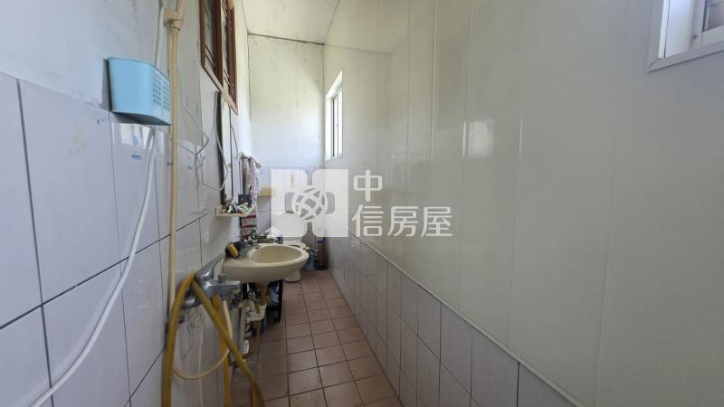 高鐵南路六段稀有農舍房屋室內格局與周邊環境