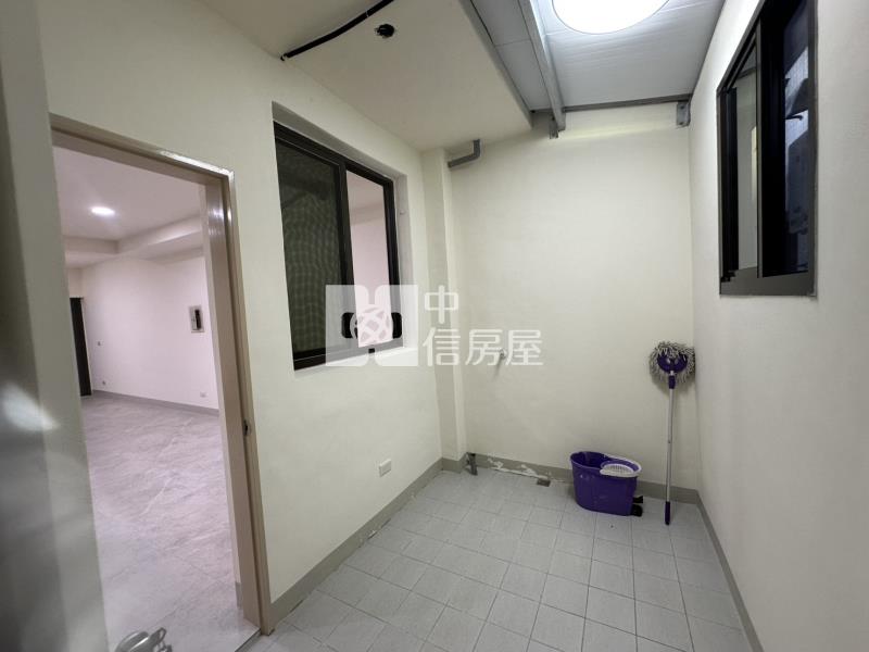 龍潭中興商圈免千萬大面寬活巷透天-全新整理房屋室內格局與周邊環境