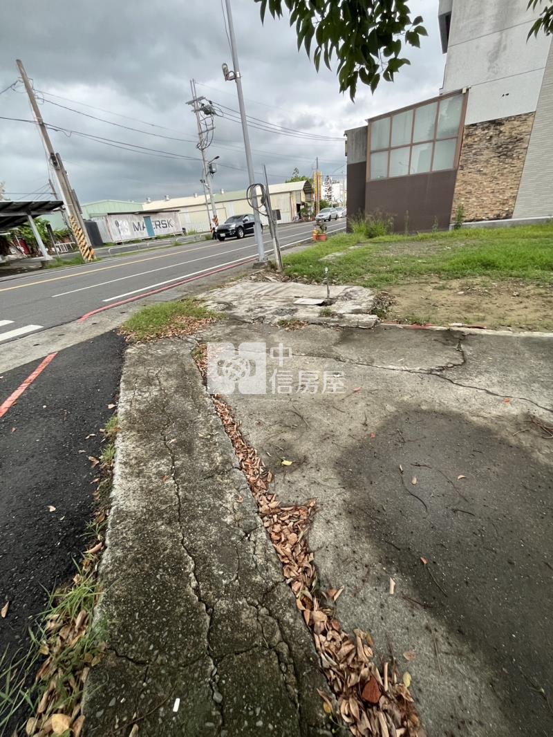 新化中正路面角窗商業寶地房屋室內格局與周邊環境