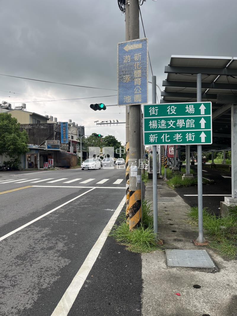 新化中正路面角窗商業寶地房屋室內格局與周邊環境