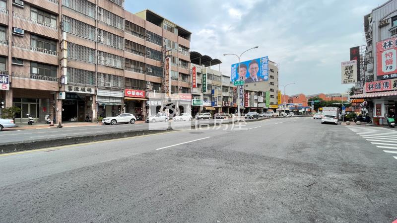 正40米進化路住三收租投資透店房屋室內格局與周邊環境