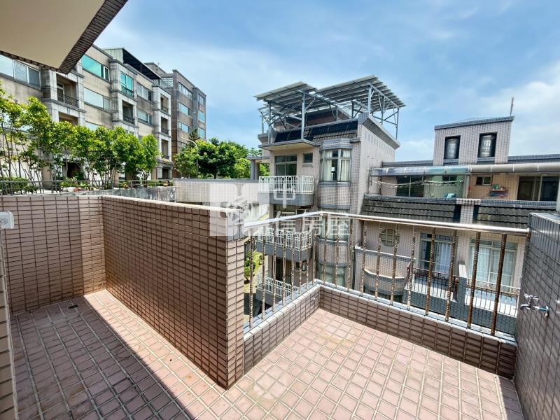 近交流道夏威夷邊間低總價別墅房屋室內格局與周邊環境