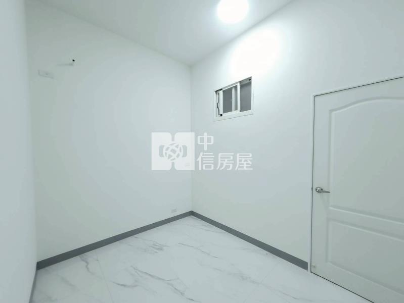 崇蘭國小理想車庫透天2房屋室內格局與周邊環境