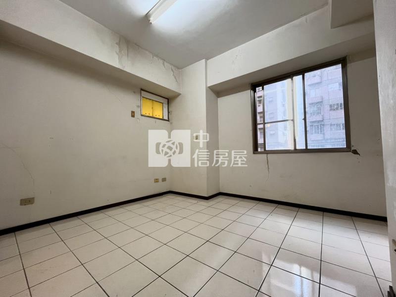 獨家!南屯交流道旁凱撒風景園邸2+1房機上車位房屋室內格局與周邊環境