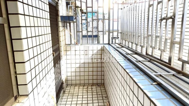 近南科山水京華2+1房平車房屋室內格局與周邊環境