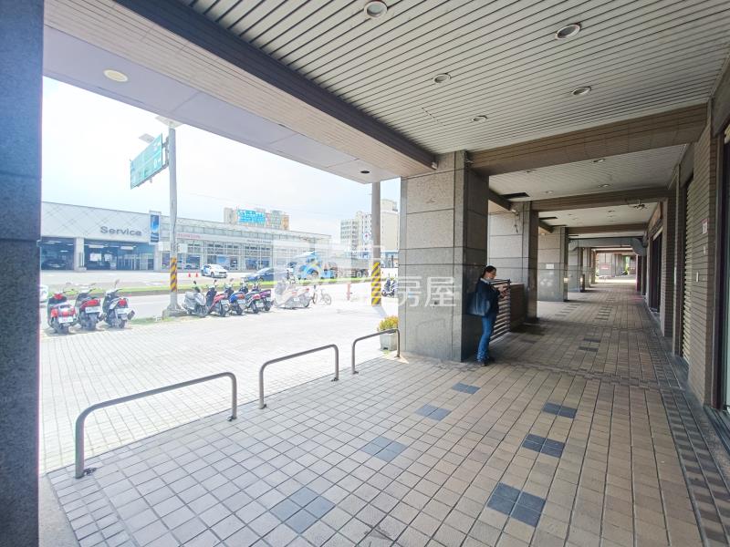 【奔馳】中園路金店面房屋室內格局與周邊環境