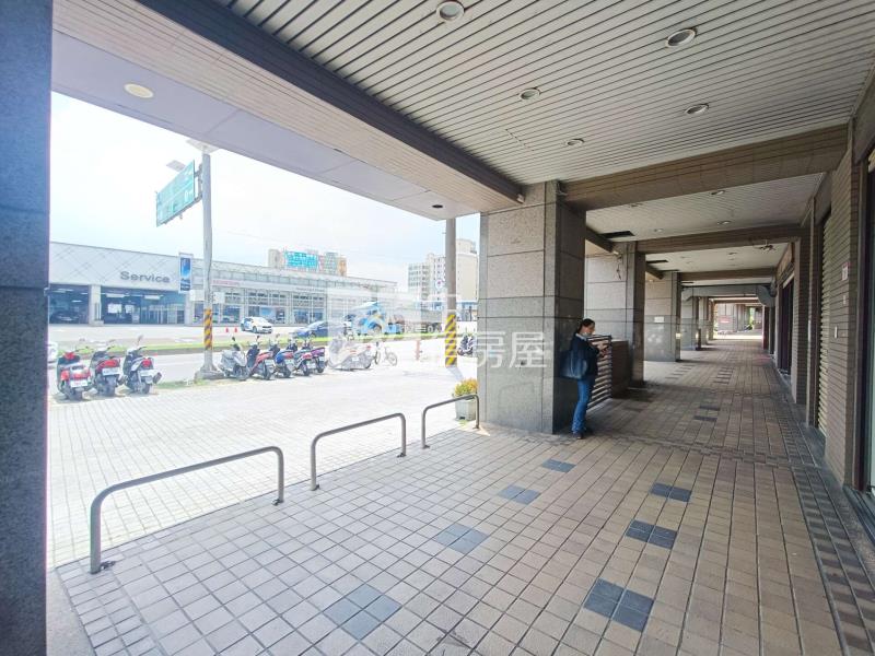 【奔馳】中園路金店面房屋室內格局與周邊環境