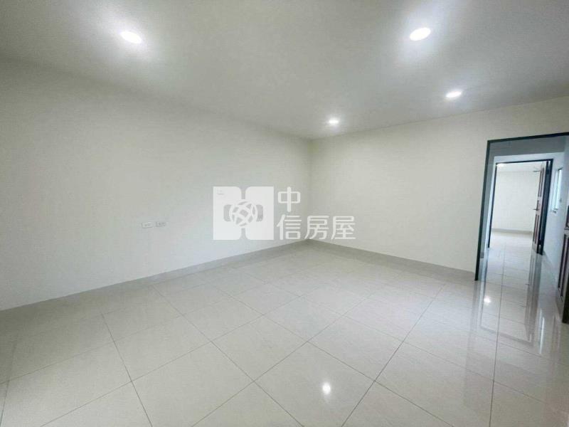 中正路雙車美墅房屋室內格局與周邊環境