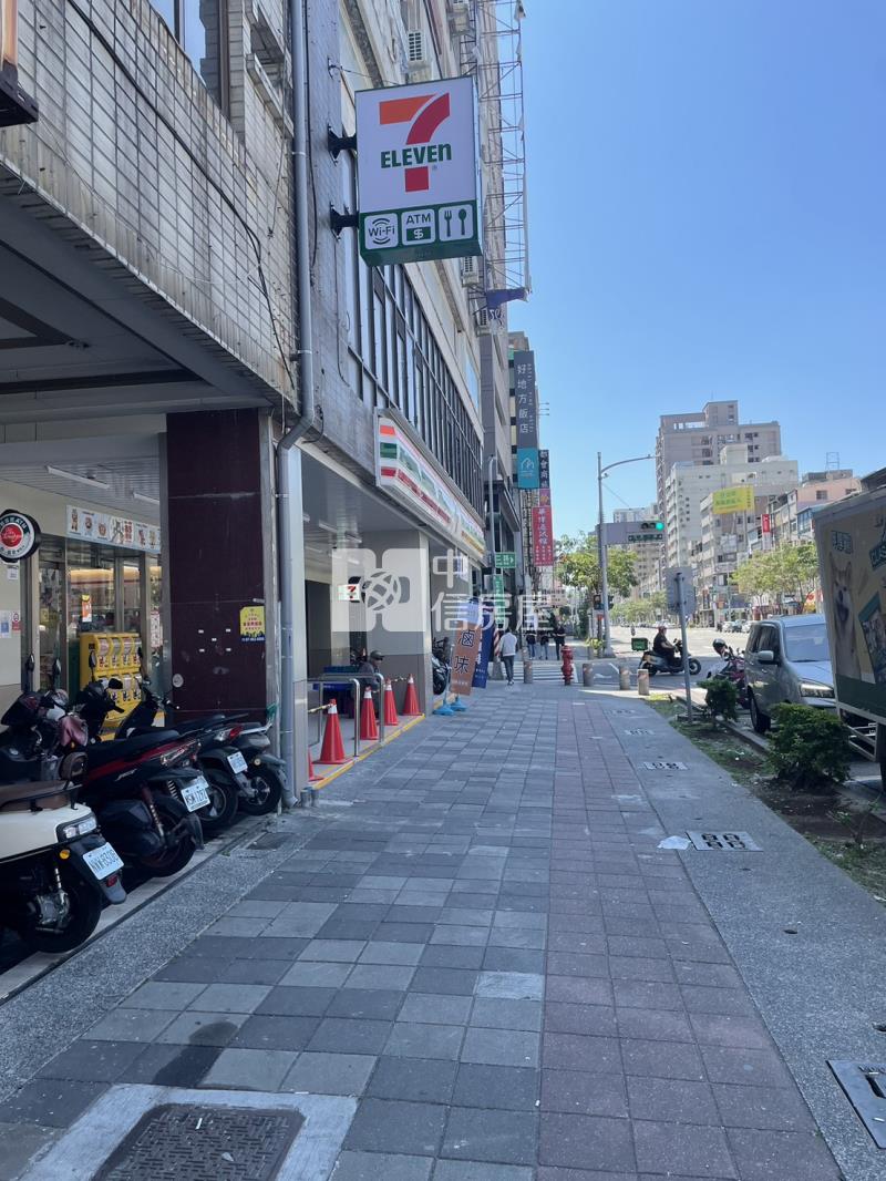七賢二路超值金店面房屋室內格局與周邊環境