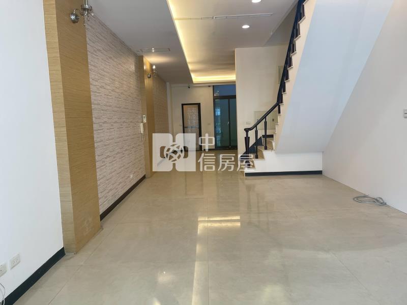奶奶快回家正夏林鑫鑽透店房屋室內格局與周邊環境
