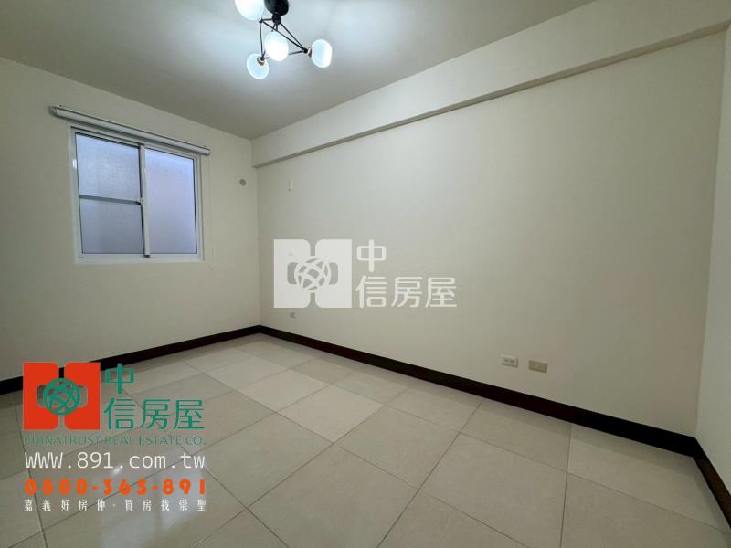 嘉義大學旁車庫別墅房屋室內格局與周邊環境