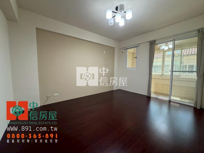 嘉義大學旁車庫別墅房屋室內格局與周邊環境