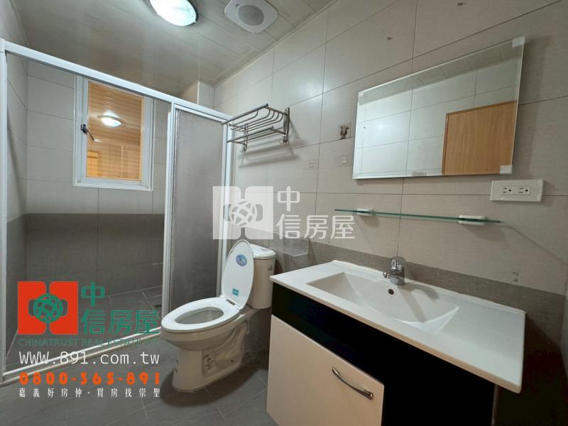 嘉義大學旁車庫別墅房屋室內格局與周邊環境
