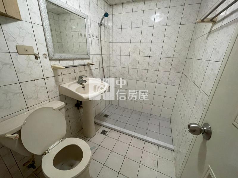 亞灣總圖大3房+平車房屋室內格局與周邊環境
