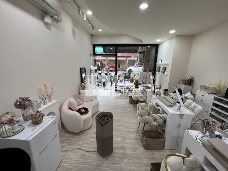 文心國小旁收租金店(專任)房屋室內格局與周邊環境
