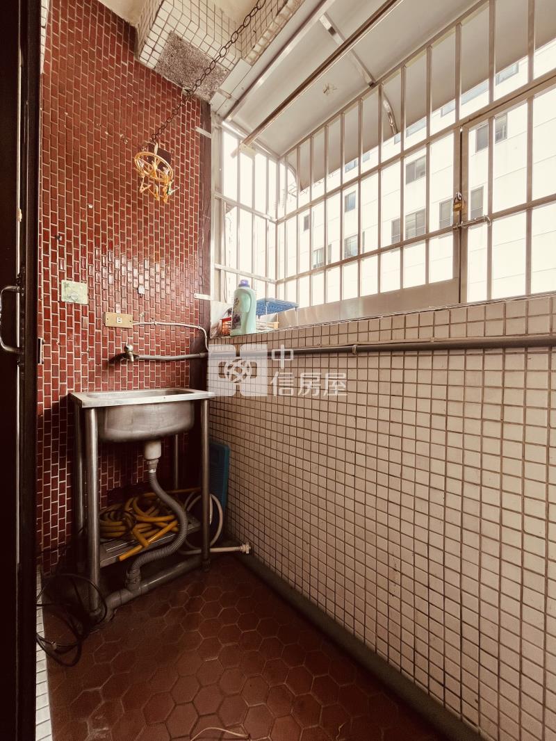 美術館陽台大套房房屋室內格局與周邊環境