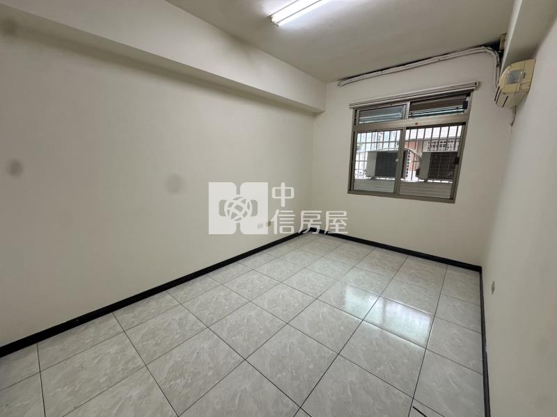 興大21年樓中樓4房公寓房屋室內格局與周邊環境
