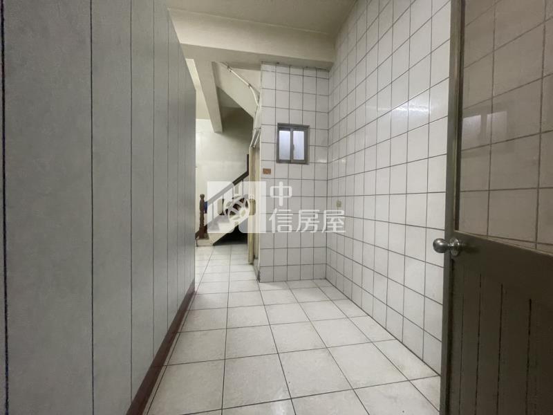 溪州㊣中山路雙車店面房屋室內格局與周邊環境