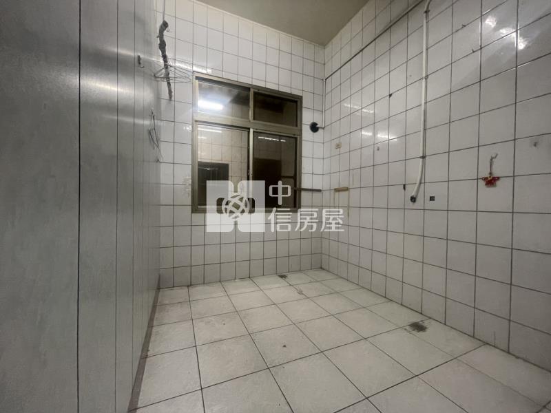 溪州㊣中山路雙車店面房屋室內格局與周邊環境