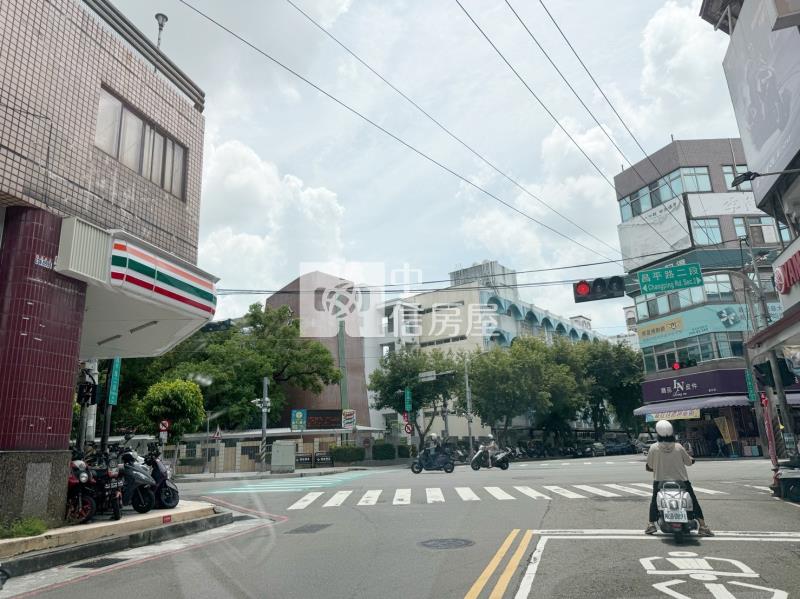 正松竹昌平路旁164坪朝南大面寬建地房屋室內格局與周邊環境
