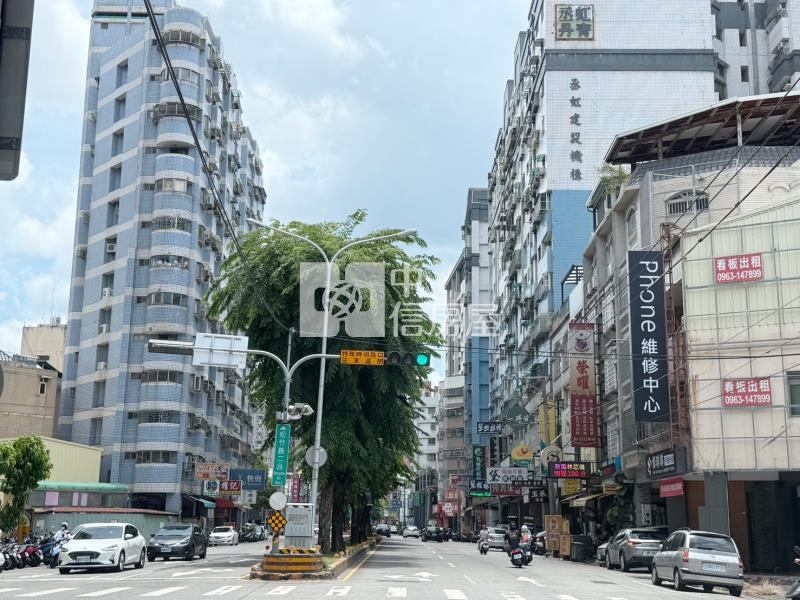 正松竹昌平路旁164坪朝南大面寬建地房屋室內格局與周邊環境