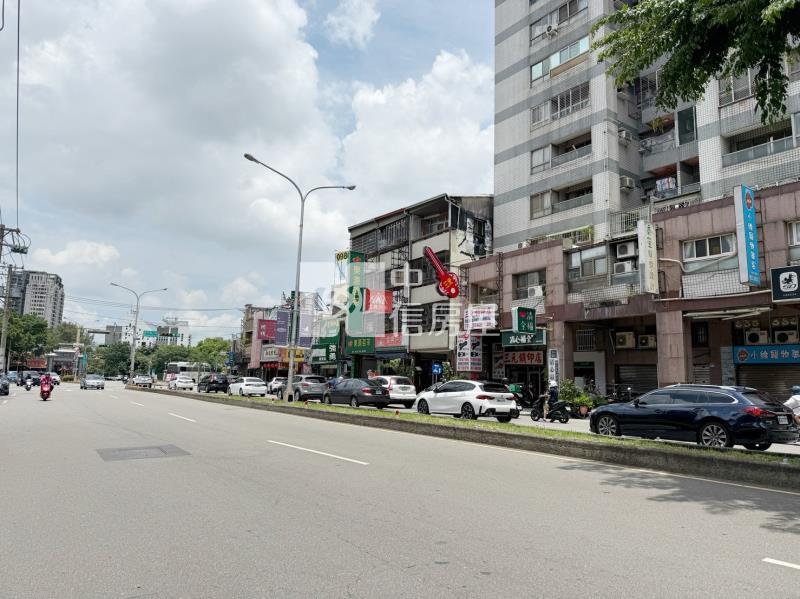正松竹昌平路旁164坪朝南大面寬建地房屋室內格局與周邊環境