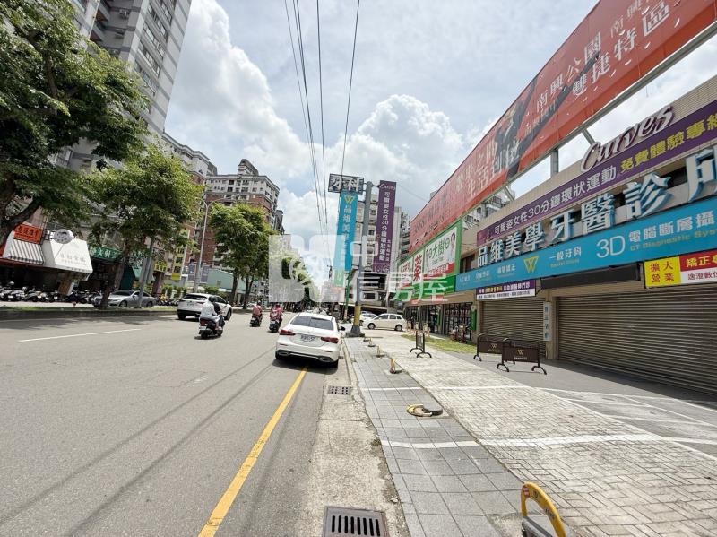 正松竹昌平路旁164坪朝南大面寬建地房屋室內格局與周邊環境