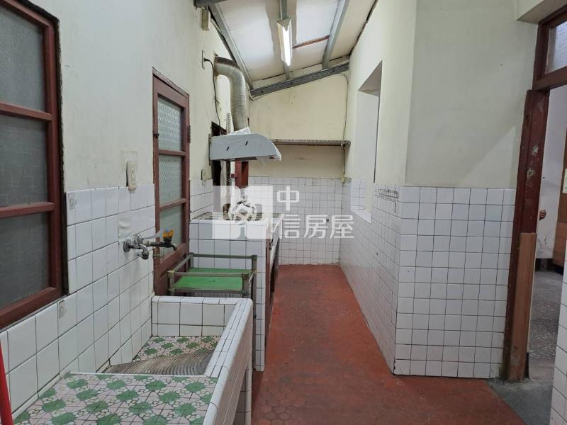 近中原7米大面寬美透天房屋室內格局與周邊環境