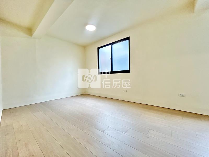 臨十米路大面寬美墅房屋室內格局與周邊環境
