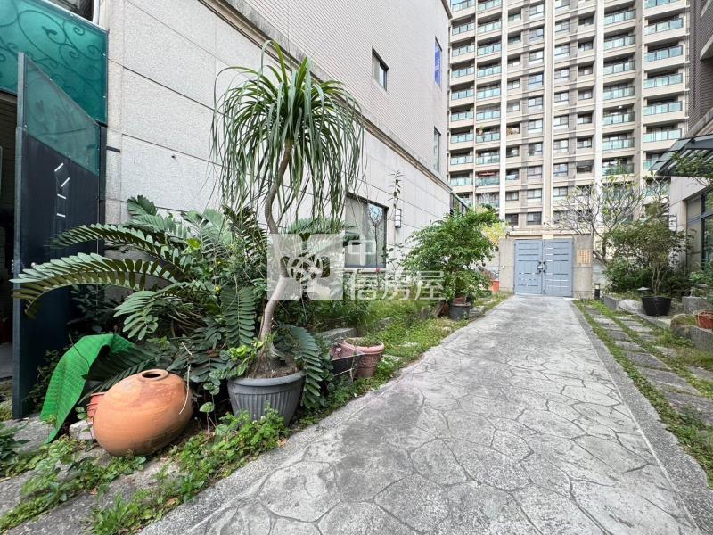 南區綠園道震後臨路美別墅房屋室內格局與周邊環境