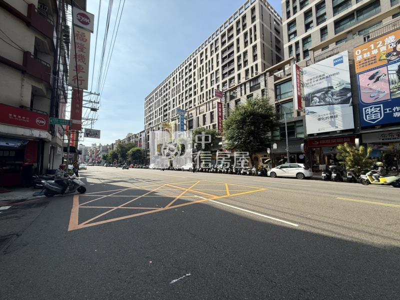 近關新商圈臨路透店房屋室內格局與周邊環境
