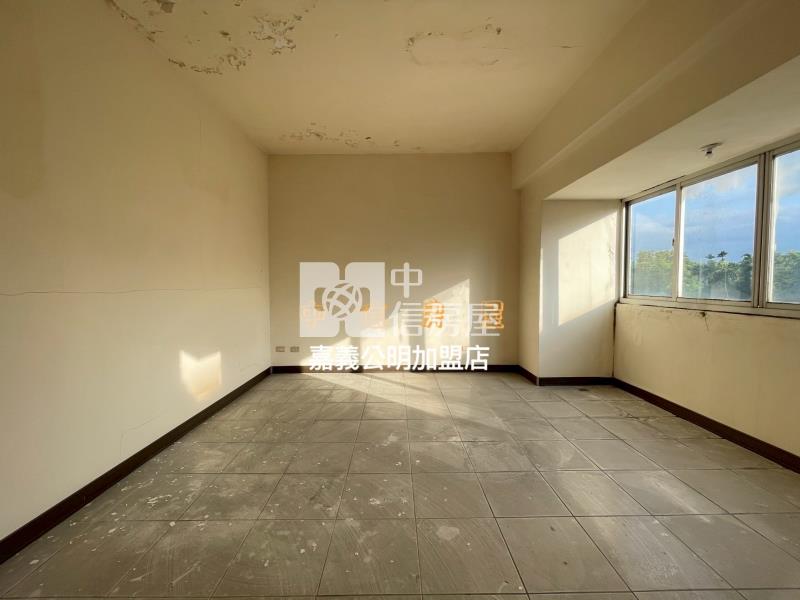 君臨天下(A) 近中埔市區透天店面房屋室內格局與周邊環境