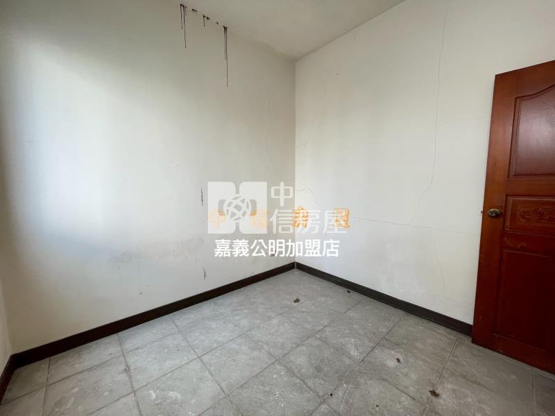 君臨天下(A) 近中埔市區透天店面房屋室內格局與周邊環境