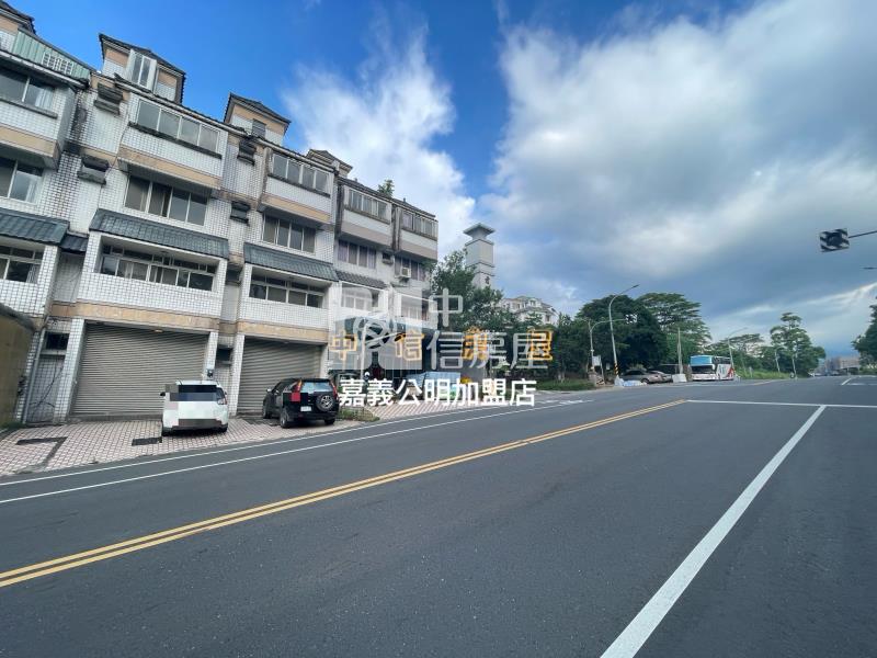 君臨天下(A) 近中埔市區透天店面房屋室內格局與周邊環境