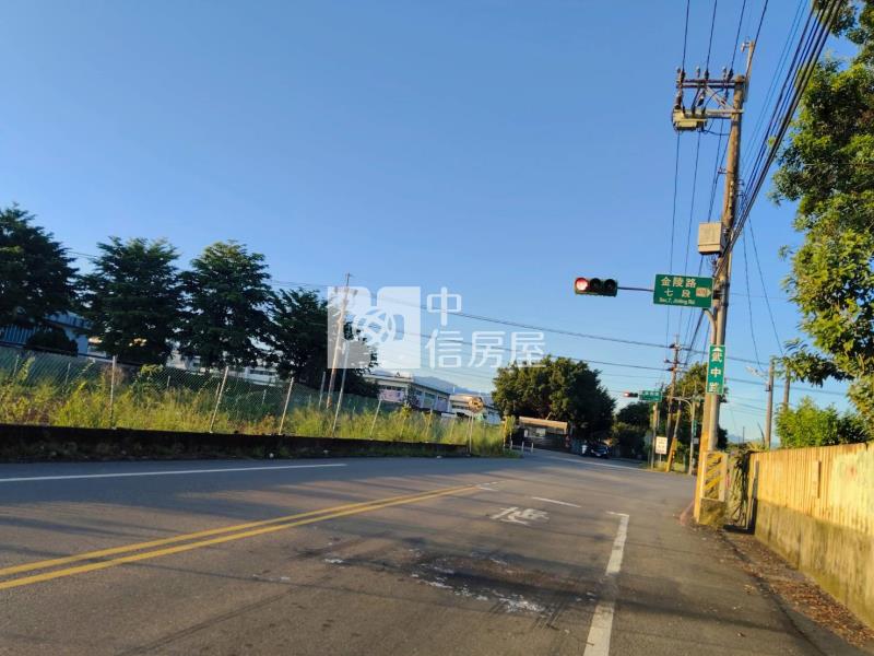 台北商業大學一般農房屋室內格局與周邊環境