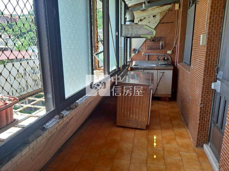 中山大學,駁二景觀2房低價華廈房屋室內格局與周邊環境