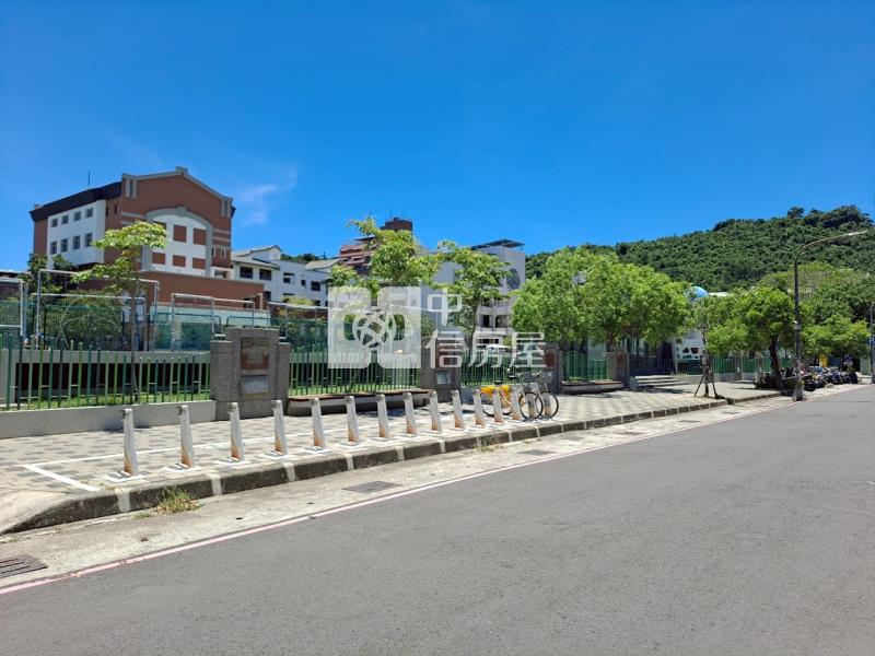 中山大學,駁二景觀2房低價華廈房屋室內格局與周邊環境